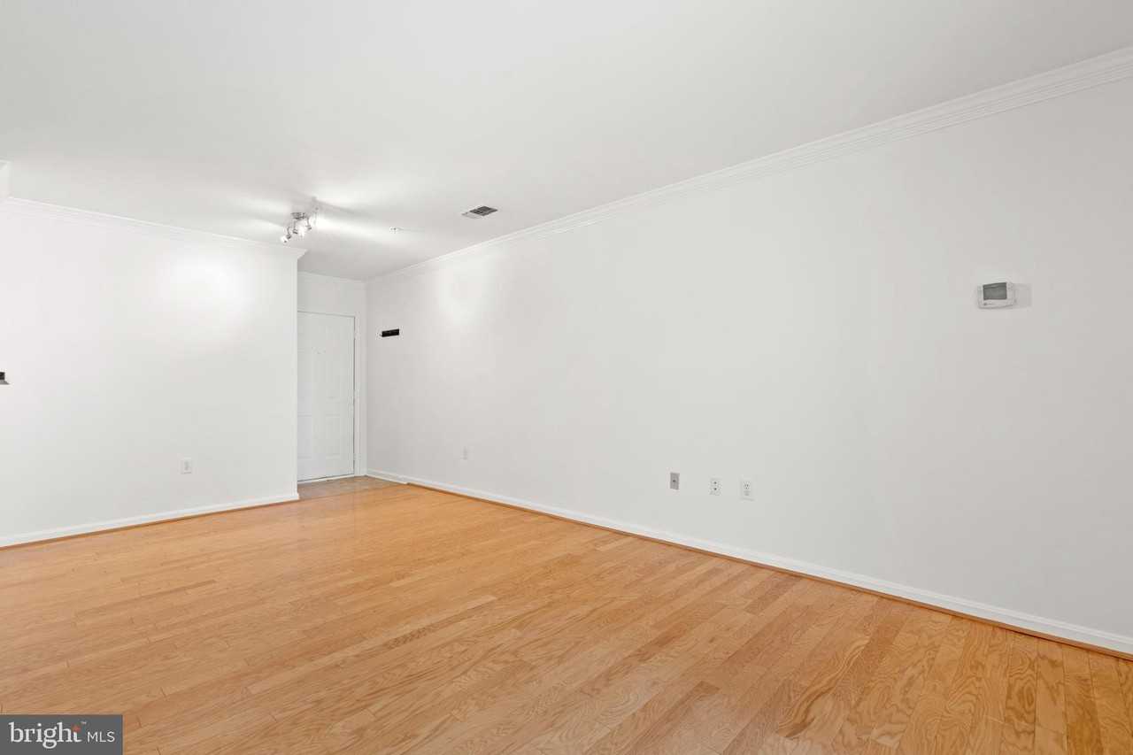4525 Superior Sq #4525 - Photo 5 of 26