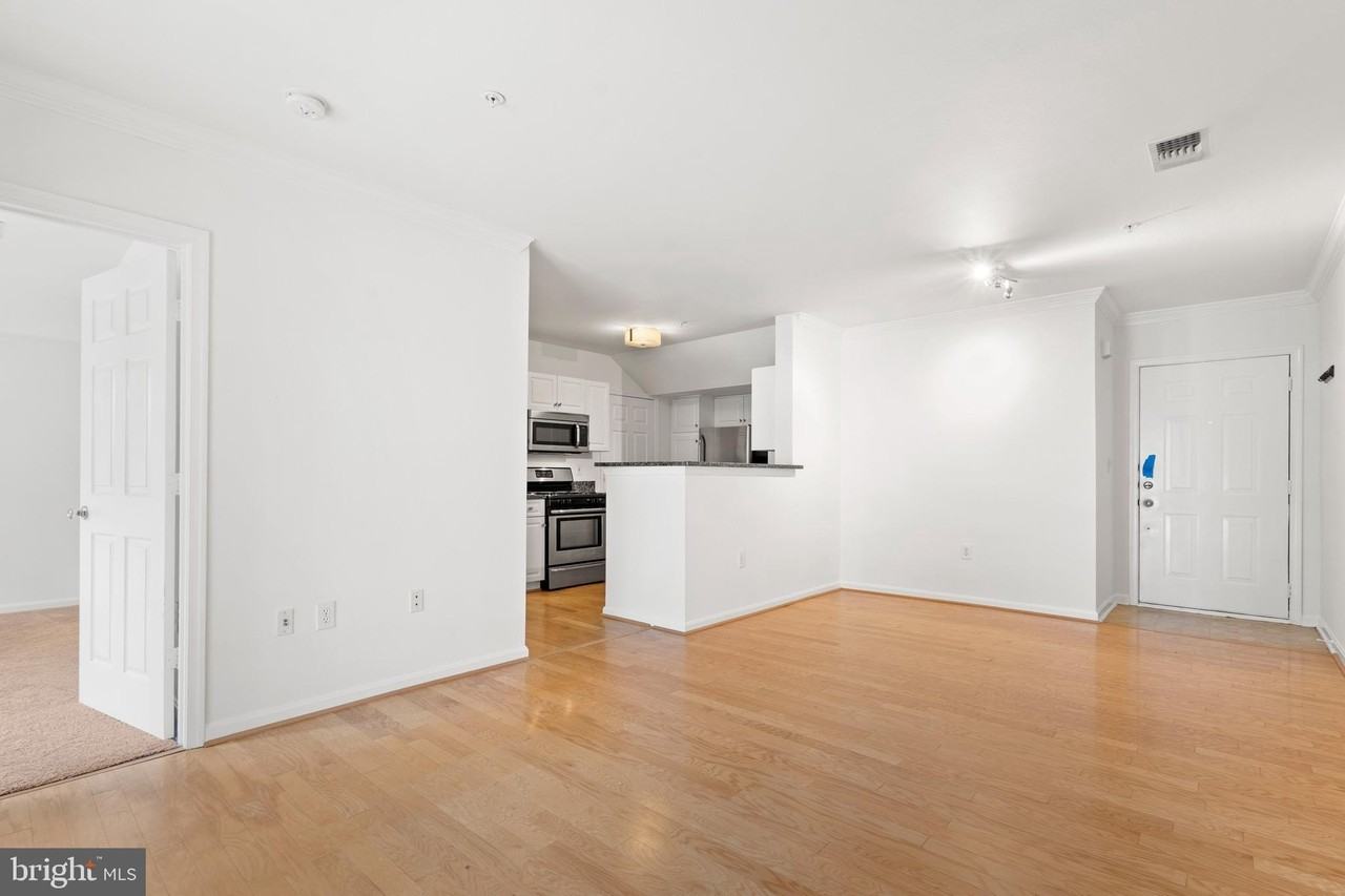 4525 Superior Sq #4525 - Photo 7 of 26