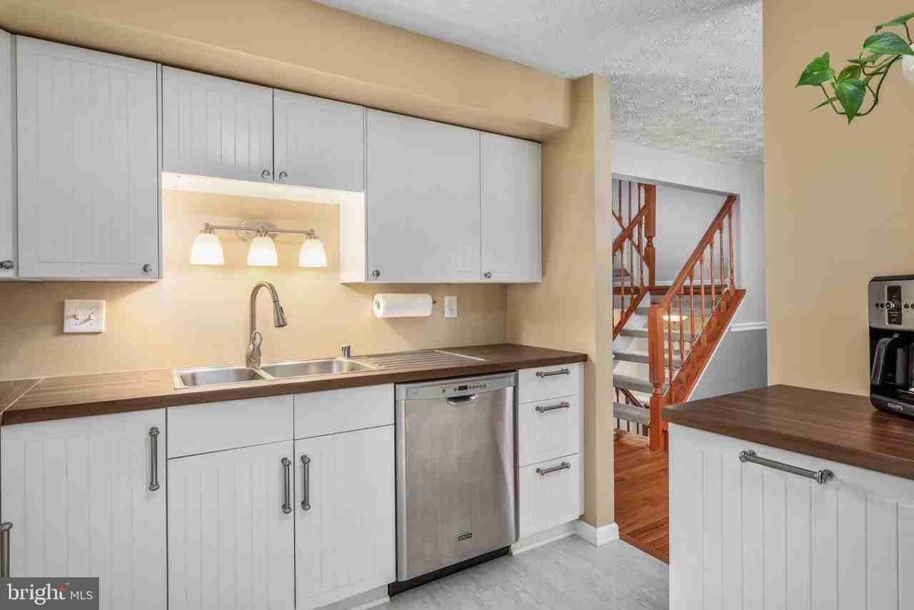 1120 Floyd Pl - Photo 3 of 10