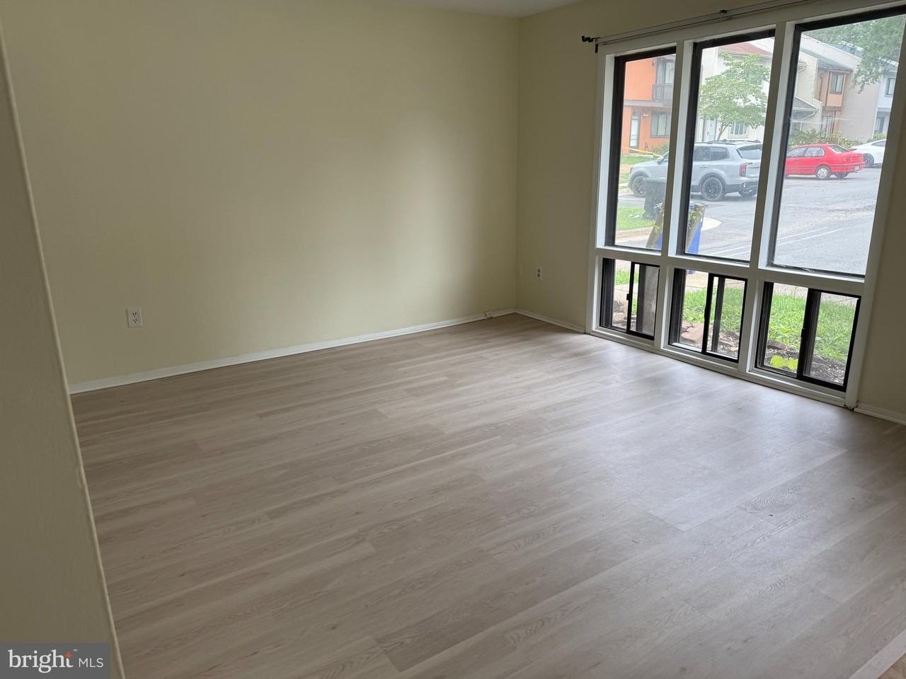 1155 Dublin Pl - Photo 5 of 25