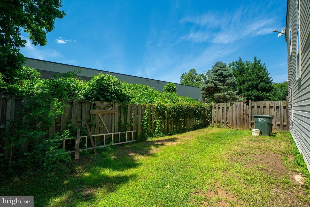 9572 Inverary Ct - Photo 5 of 29