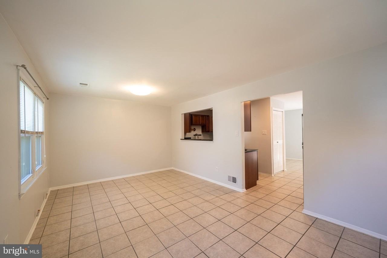 9572 Inverary Ct - Photo 6 of 29