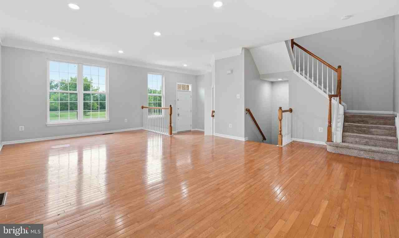 25196 Whippoorwill Ter - Photo 3 of 39