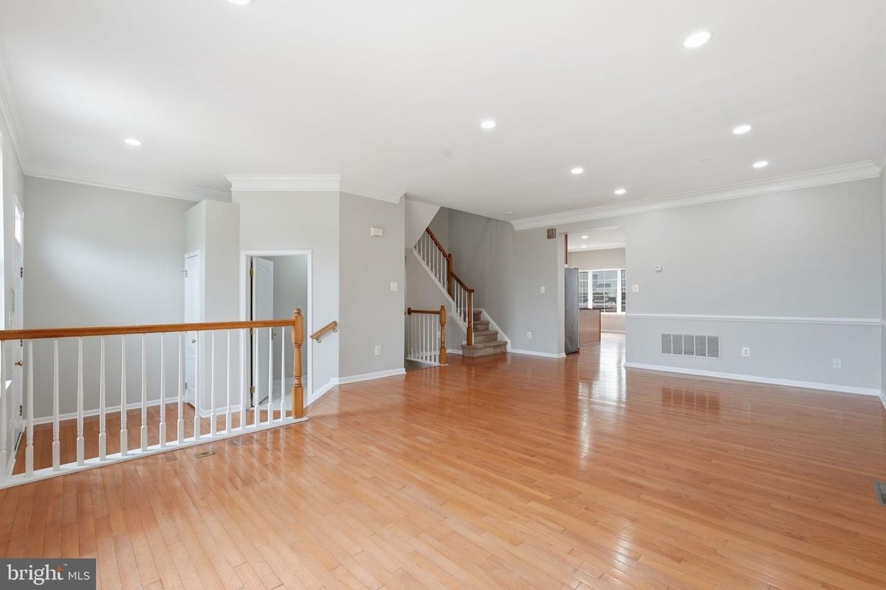 25196 Whippoorwill Ter - Photo 5 of 39