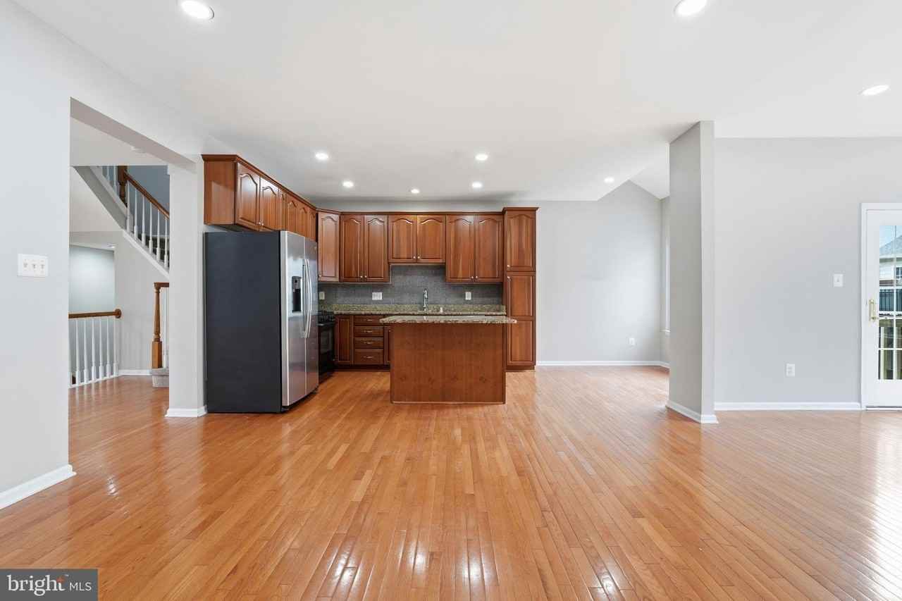 25196 Whippoorwill Ter - Photo 7 of 39