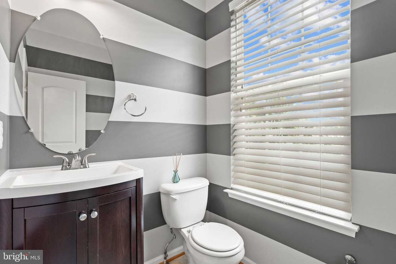 22667 Flowing Spring Sq - Photo 6 of 39