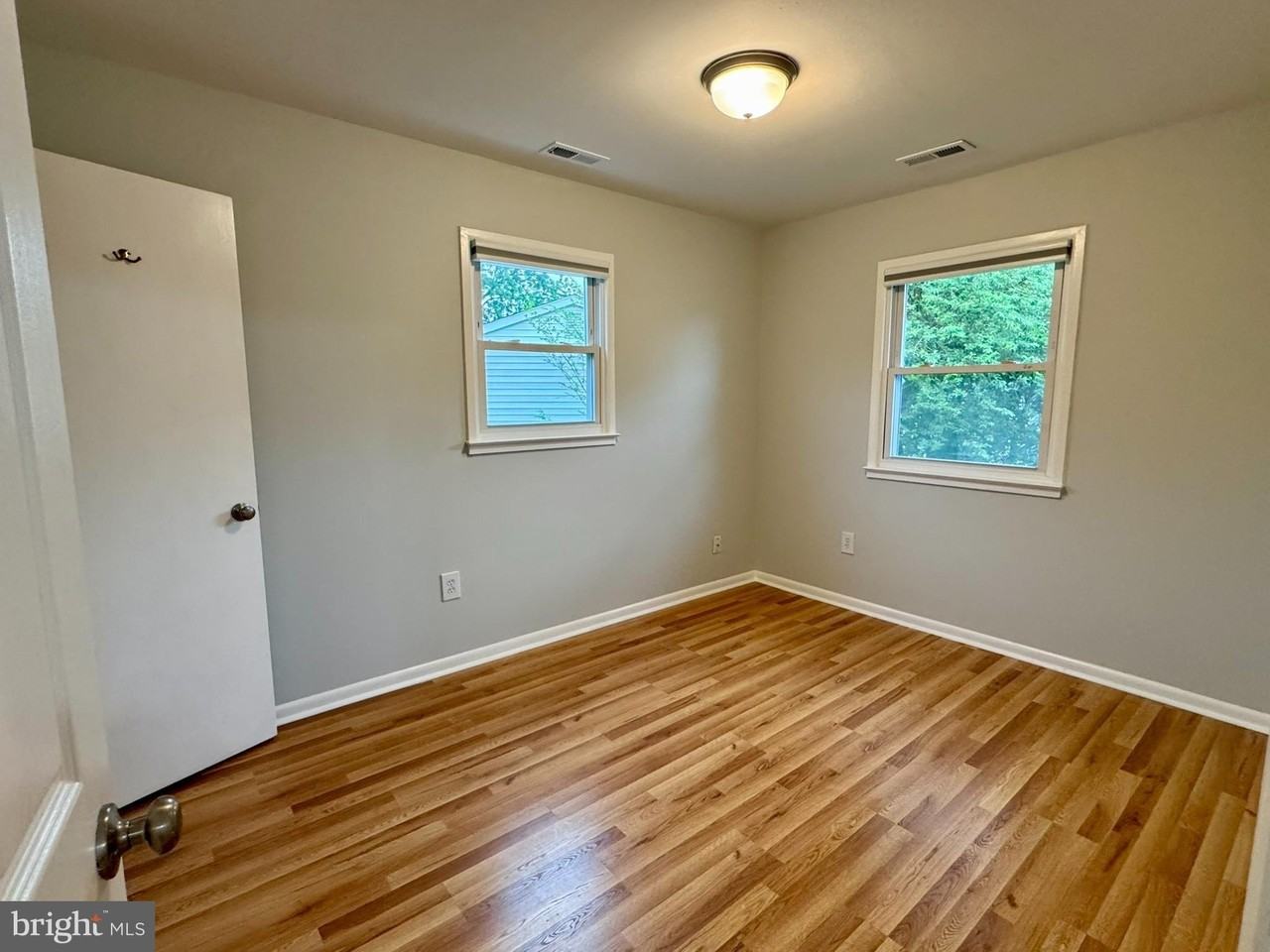 13203 Hampshire Ct - Photo 6 of 30