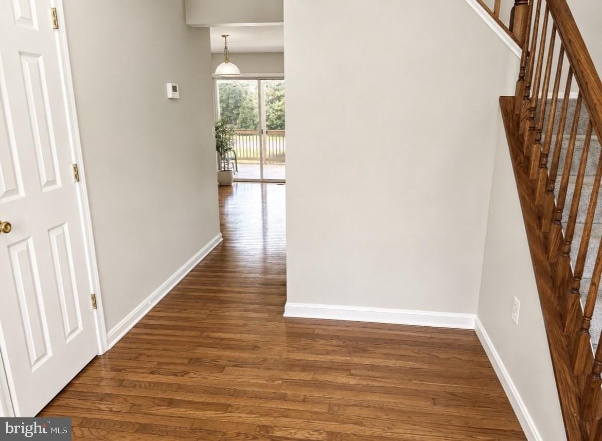 29 Palace Ln - Photo 2 of 17