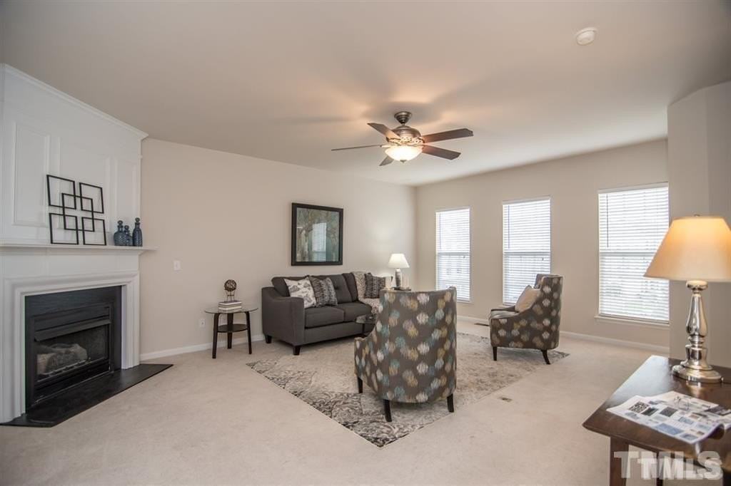 409 Coral Creek Ln - Photo 5 of 35