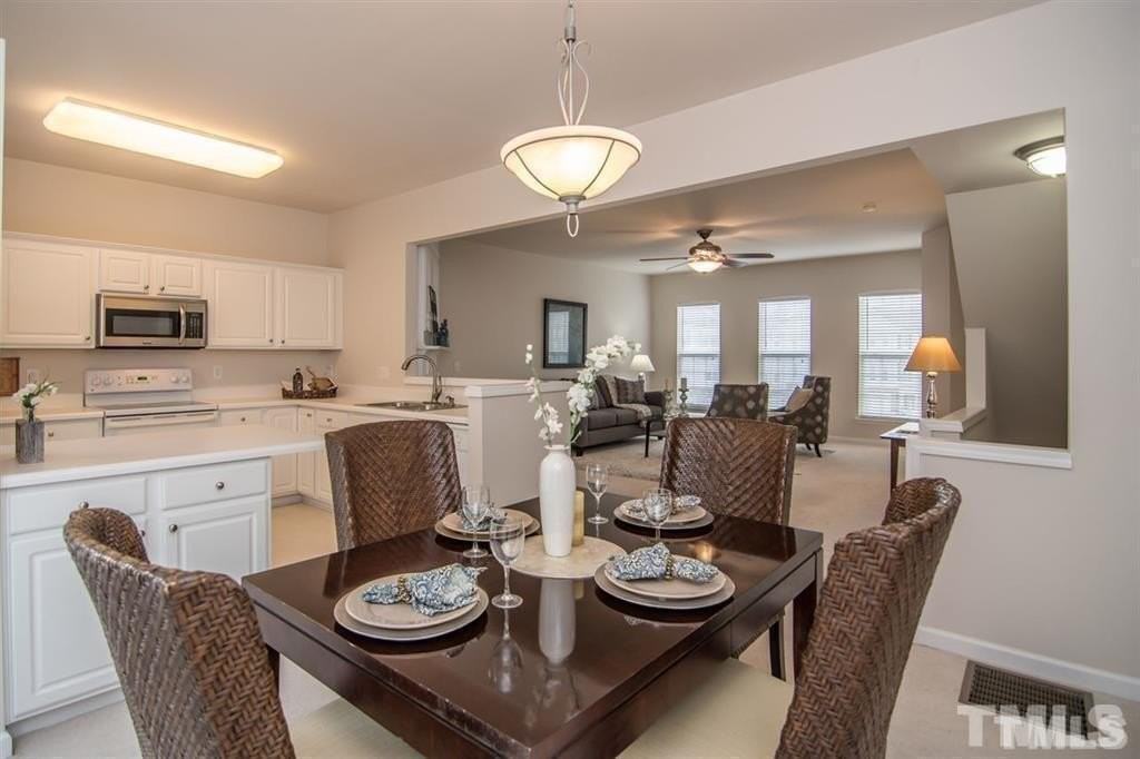 409 Coral Creek Ln - Photo 6 of 35