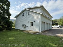 featured image of 181 Rock Hill Rd ## 179