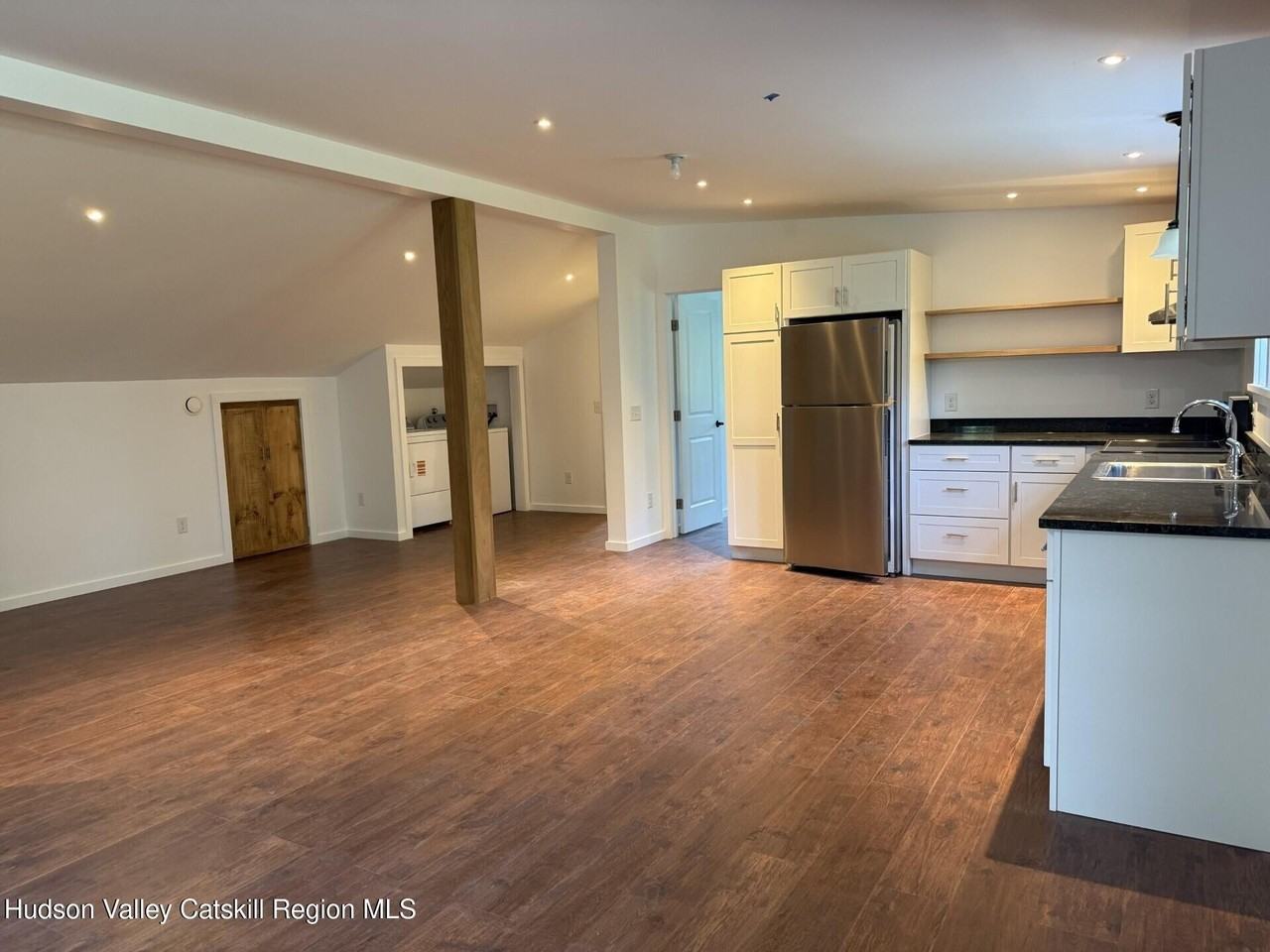 181 Rock Hill Rd - Photo 6 of 15