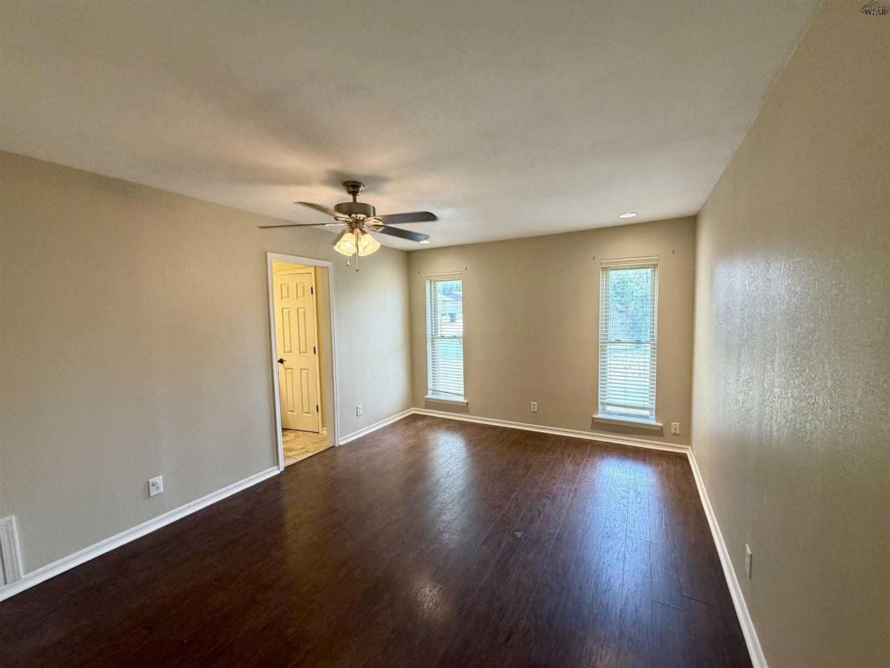 5201 Tower Dr - Photo 7 of 15