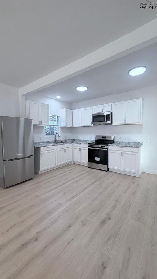 2503 Buchanan St - Photo 4 of 14