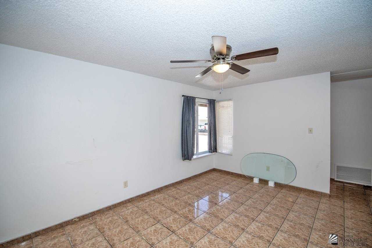 2257 W 18th St - Photo 5 of 20