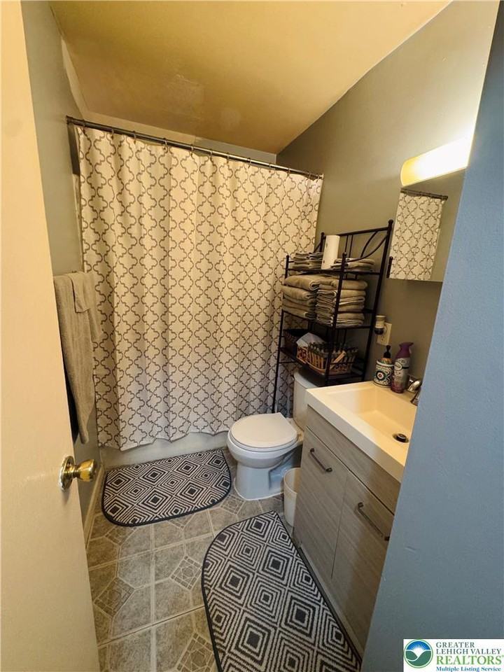 2327 S 4th St ##2 - Photo 7 of 11