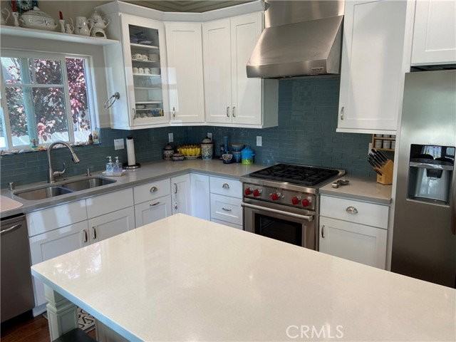 4470 Stansbury Ave - Photo 5 of 8