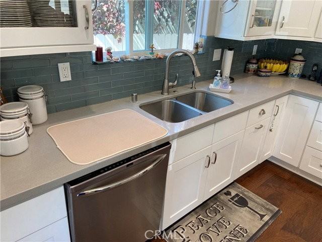 4470 Stansbury Ave - Photo 7 of 8