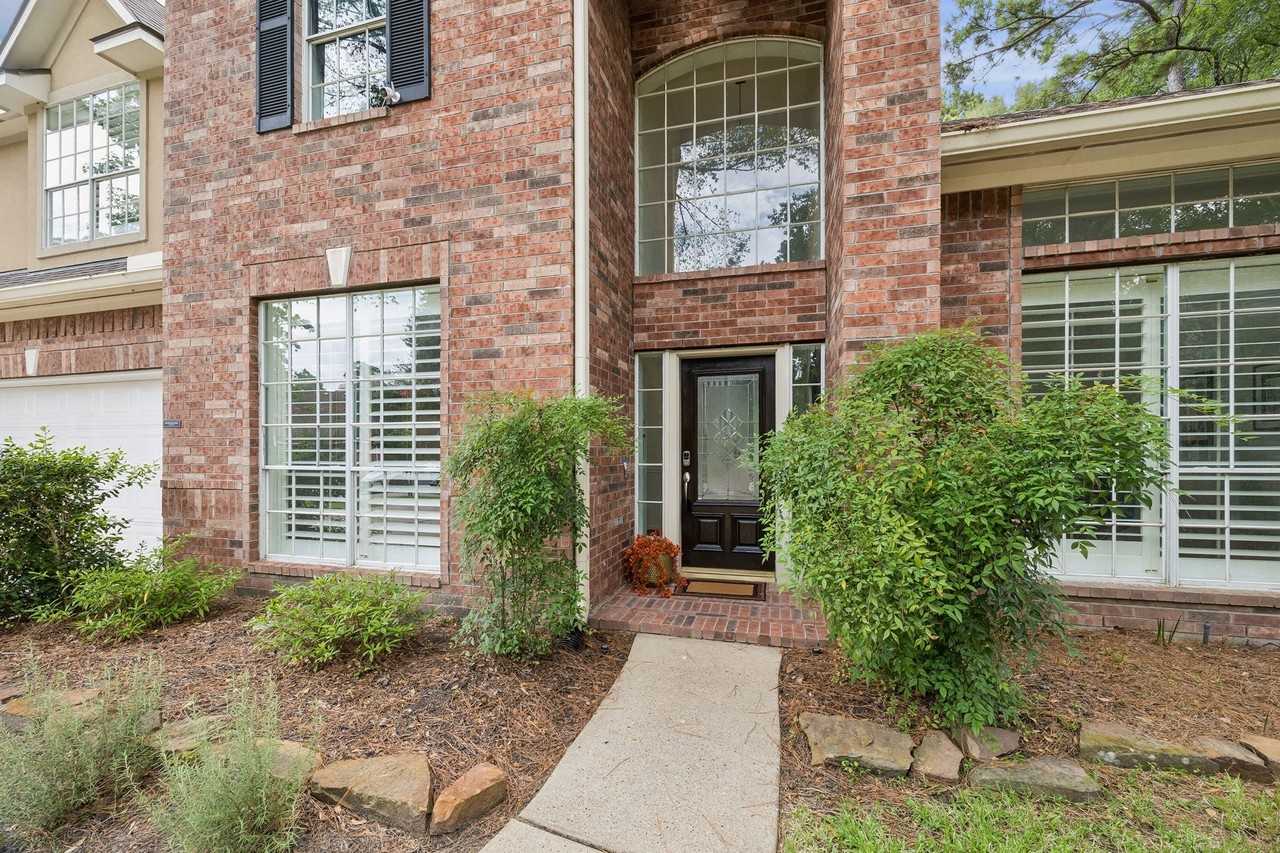 14 Guinevere Pl - Photo 2 of 37