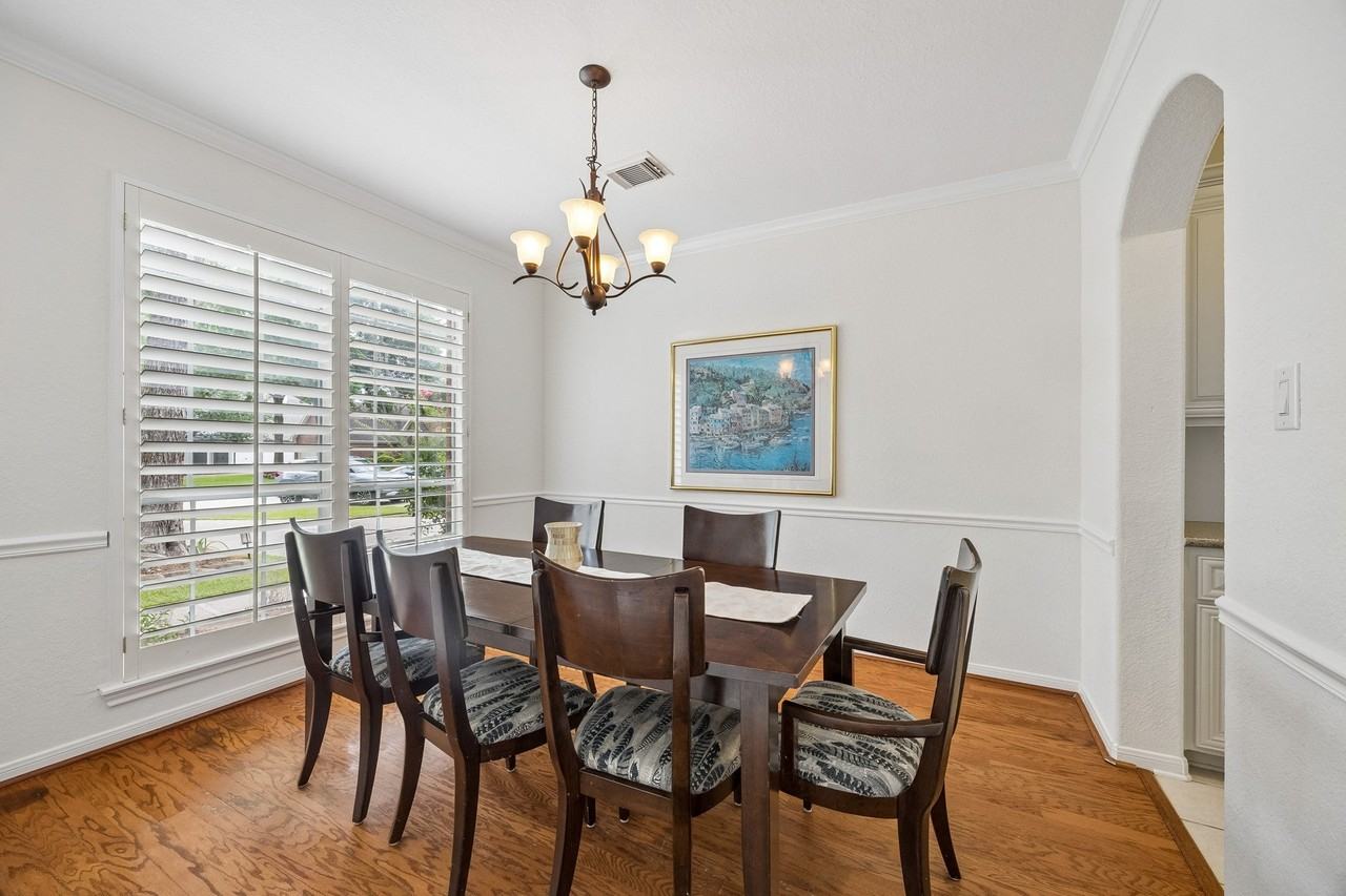 14 Guinevere Pl - Photo 7 of 37