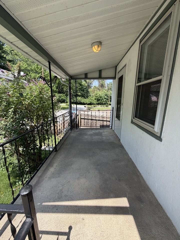 607 Tabak Ave #1 - Photo 3 of 37