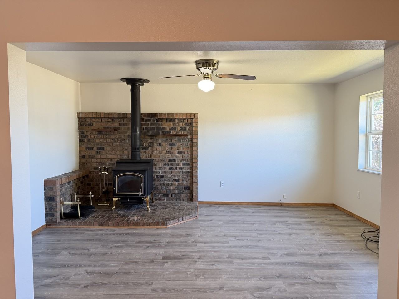 304 Oak St #1 - Photo 4 of 34