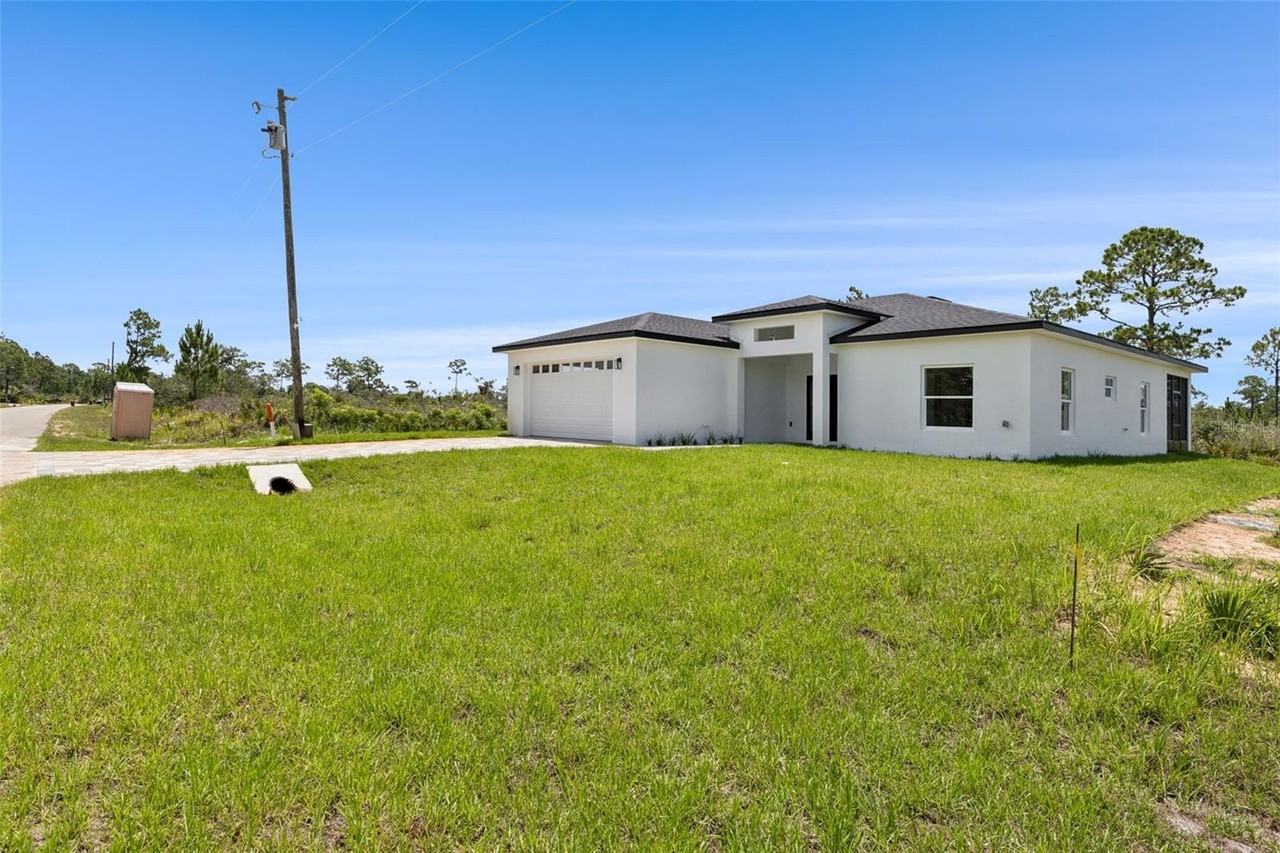 7435 Casilla St - Photo 3 of 33