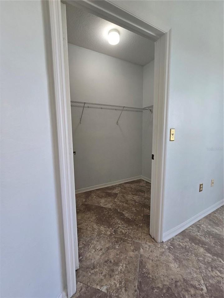 5506 Metrowest Blvd - Photo 7 of 17