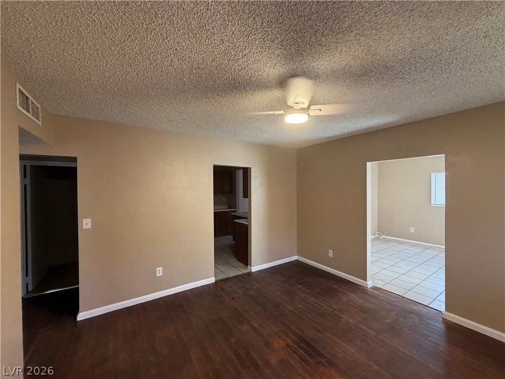 110 Silver St - Photo 7 of 45