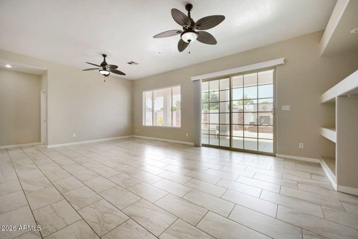 5619 W Frier Dr - Photo 7 of 20