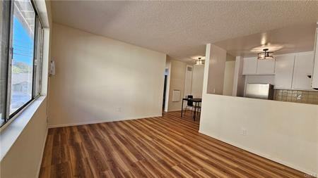 614 S Lake St ##E - Photo 2 of 8