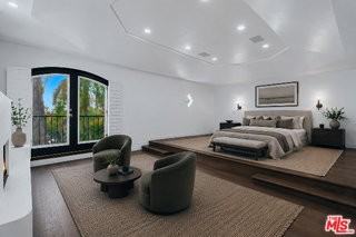 1200 N Doheny Dr - Photo 3 of 8