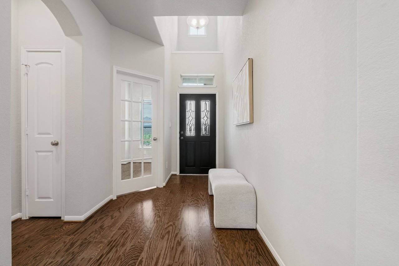 239 Little Dog Dr - Photo 3 of 46