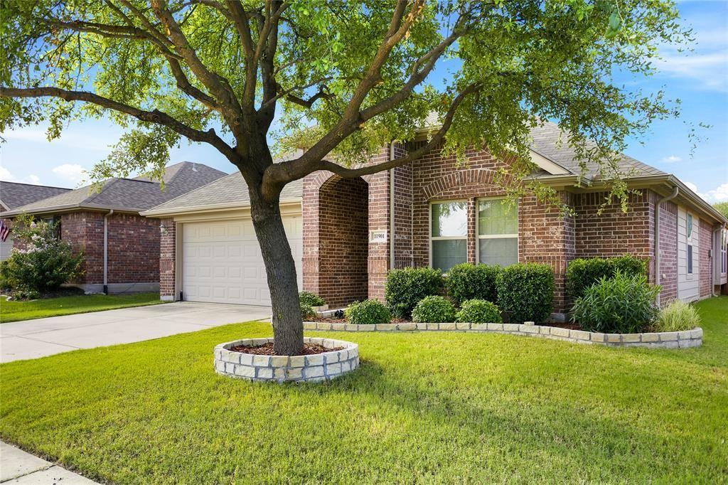 11901 Summer Springs Dr - Photo 3 of 39