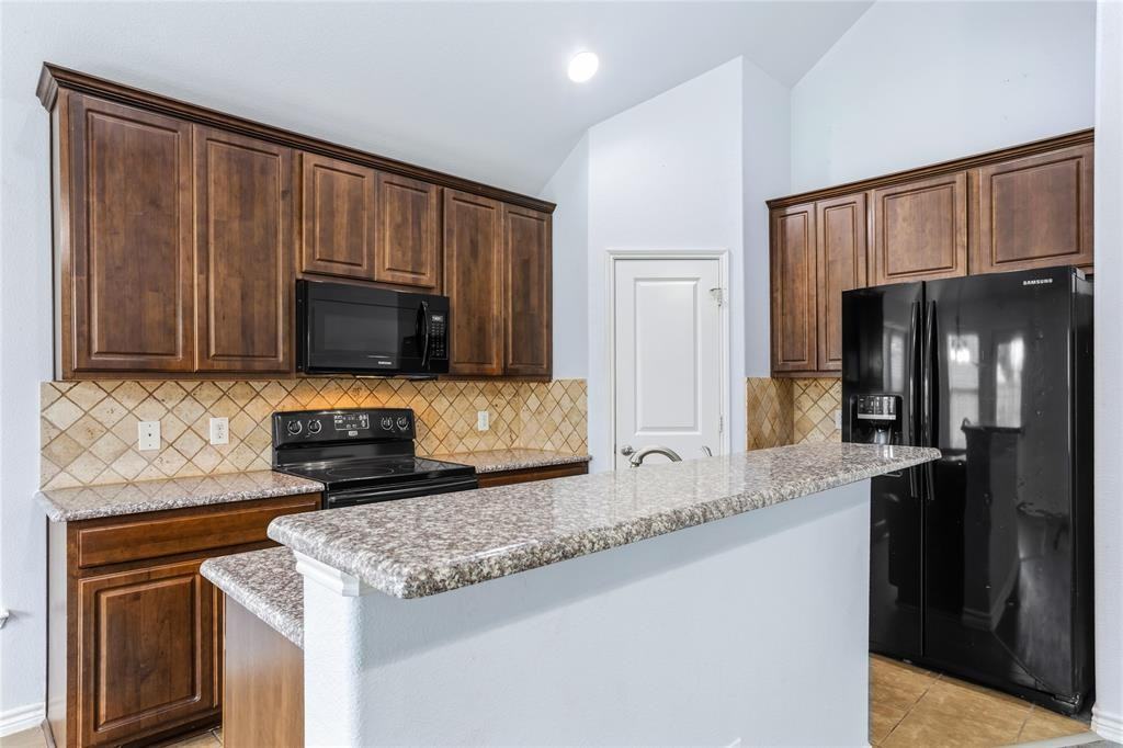 11901 Summer Springs Dr - Photo 5 of 39