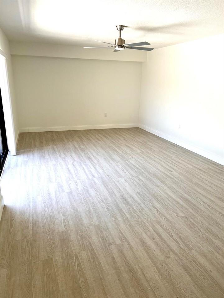 5121 51st Way - Photo 5 of 19