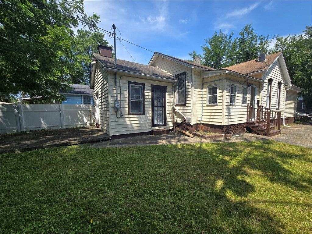 149 Champlain St - Photo 3 of 22