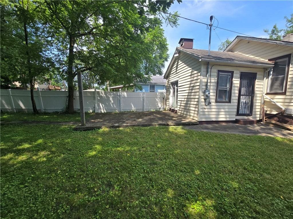 149 Champlain St - Photo 4 of 22