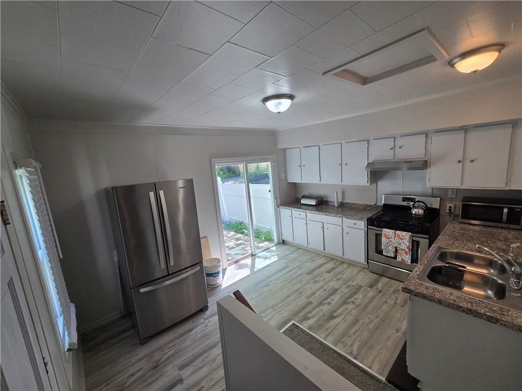 149 Champlain St - Photo 7 of 22