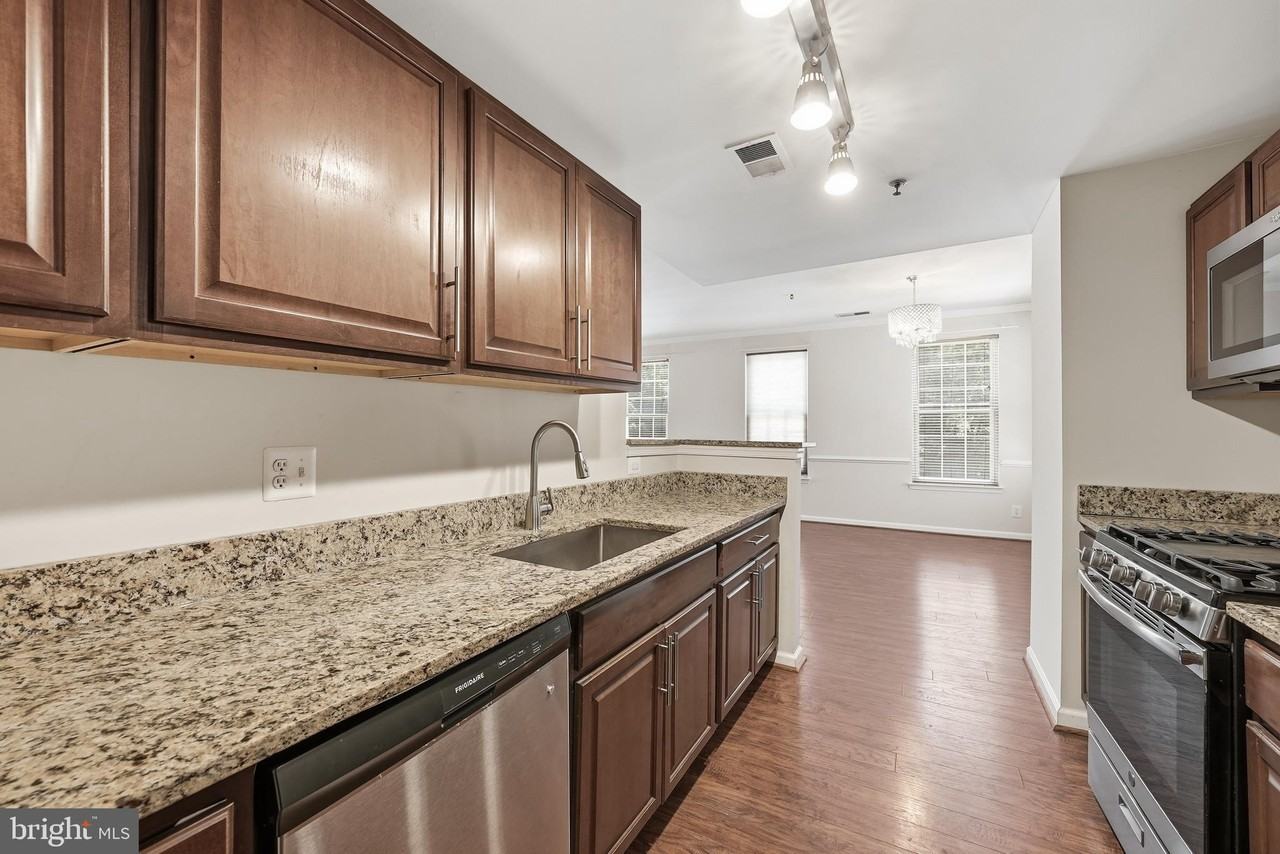 8986 Harrover Pl ##86b - Photo 7 of 22