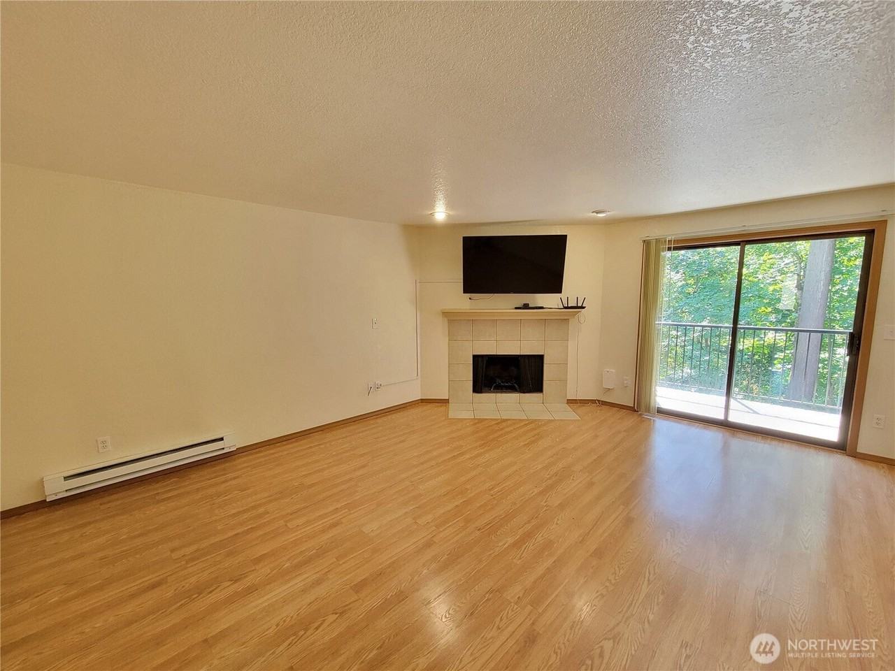15416 40th Ave W - Photo 4 of 30