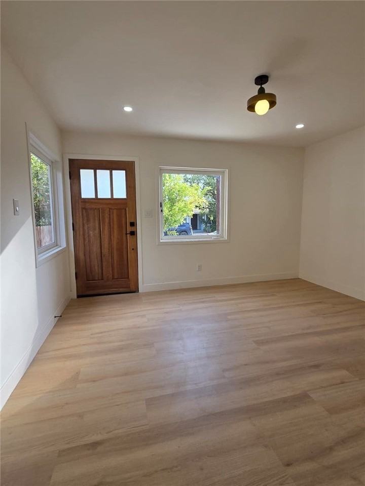 227 N Avenue 60 - Photo 6 of 28