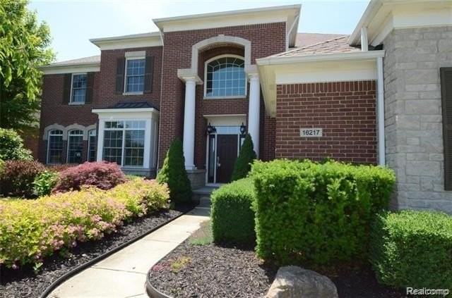 16217 Johnson Creek Dr - Photo 4 of 50