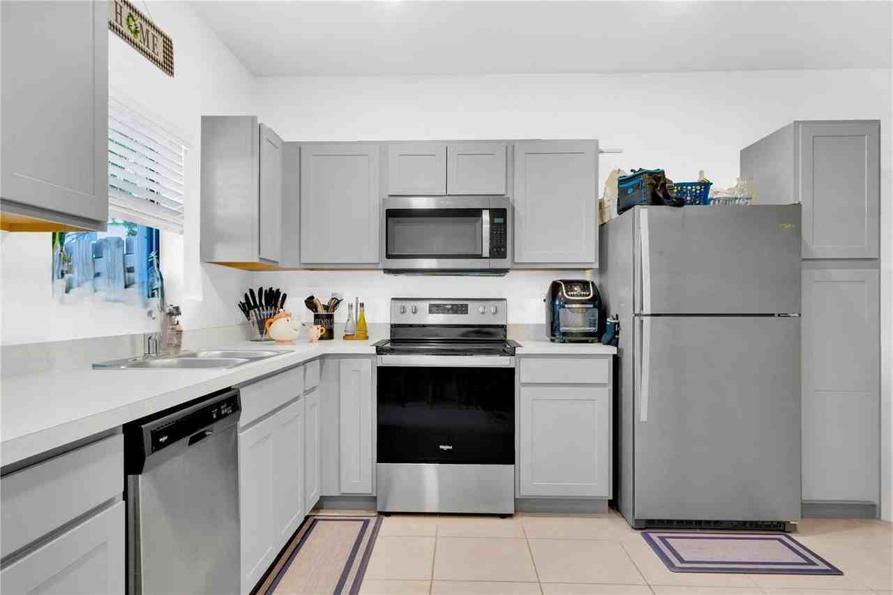 117 Ne 3rd Ct - Photo 2 of 7