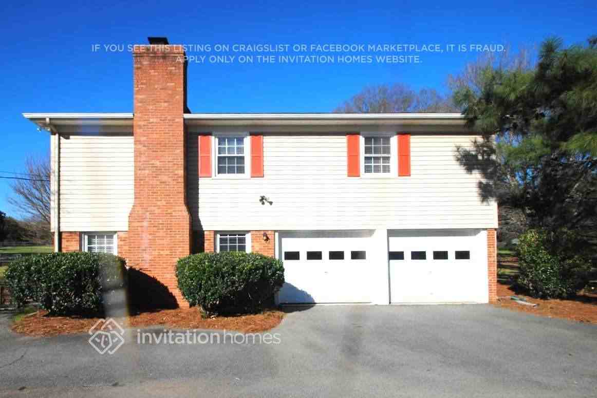 6413 Lebanon Rd - Photo 2 of 21