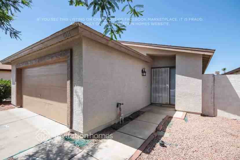 11134 N 82nd Dr - Photo 2 of 6