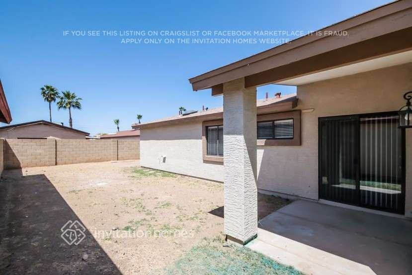 11134 N 82nd Dr - Photo 3 of 6