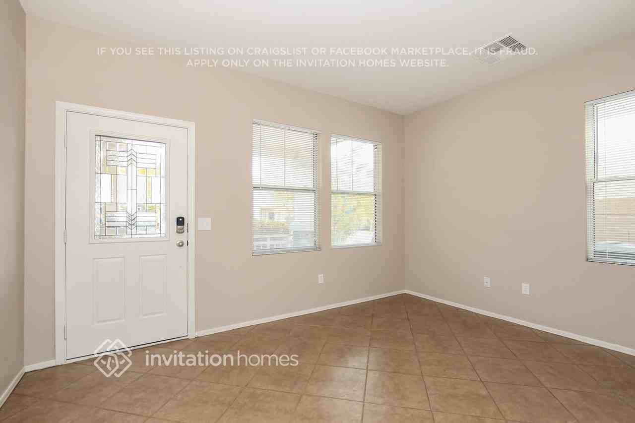 12170 W Yavapai Ln - Photo 2 of 19