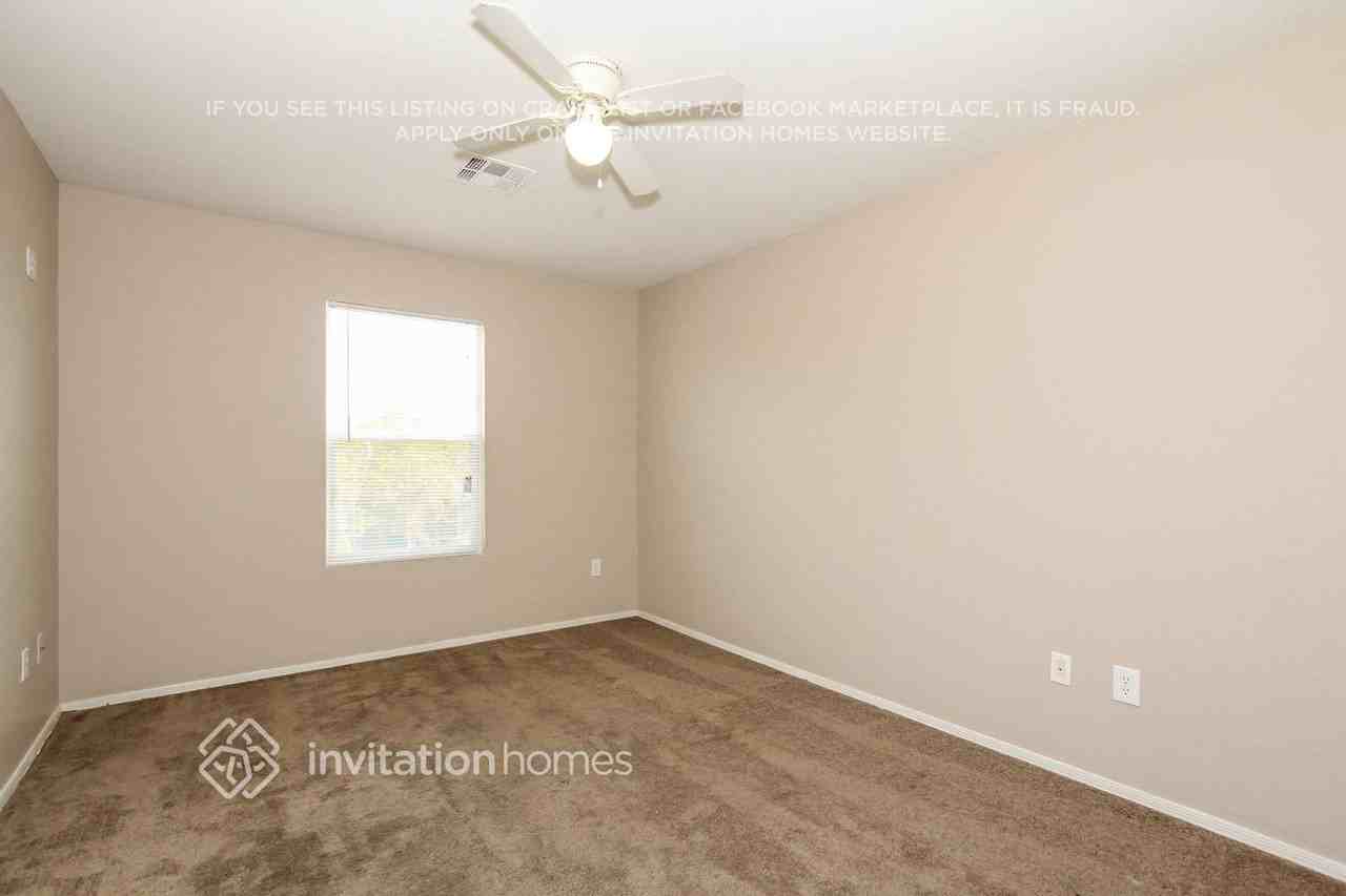 12170 W Yavapai Ln - Photo 4 of 9