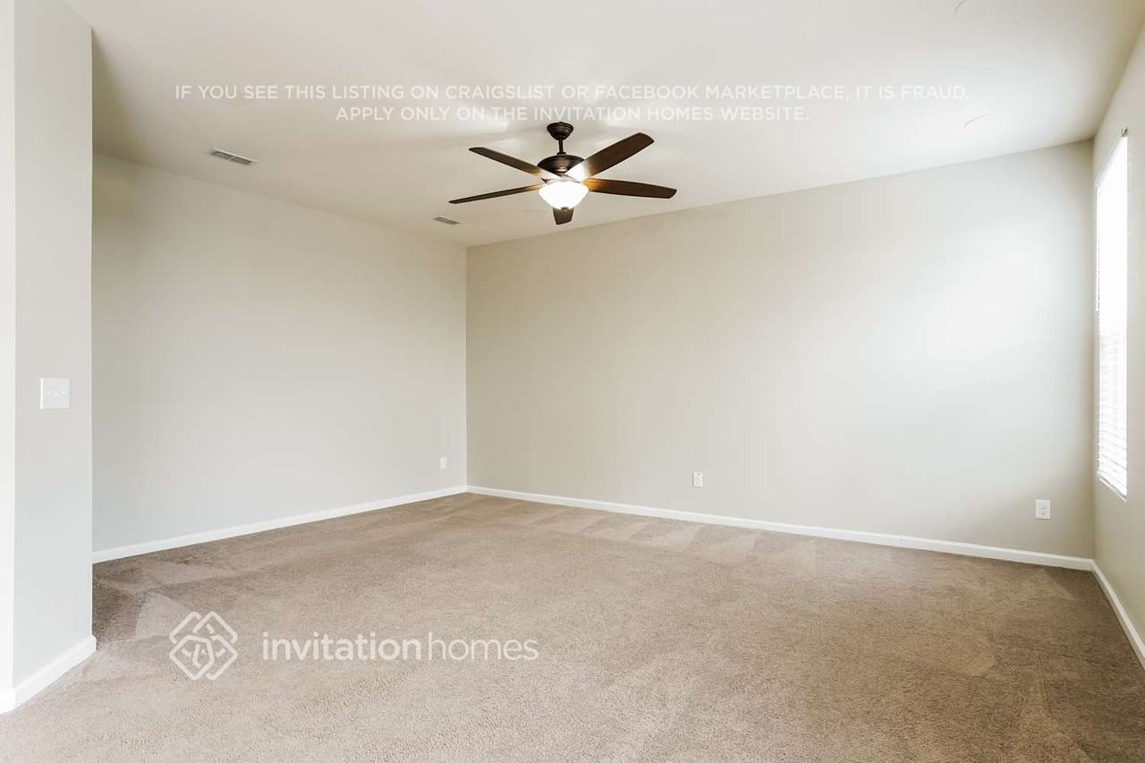 3432 Sutters Mill Ln - Photo 3 of 16